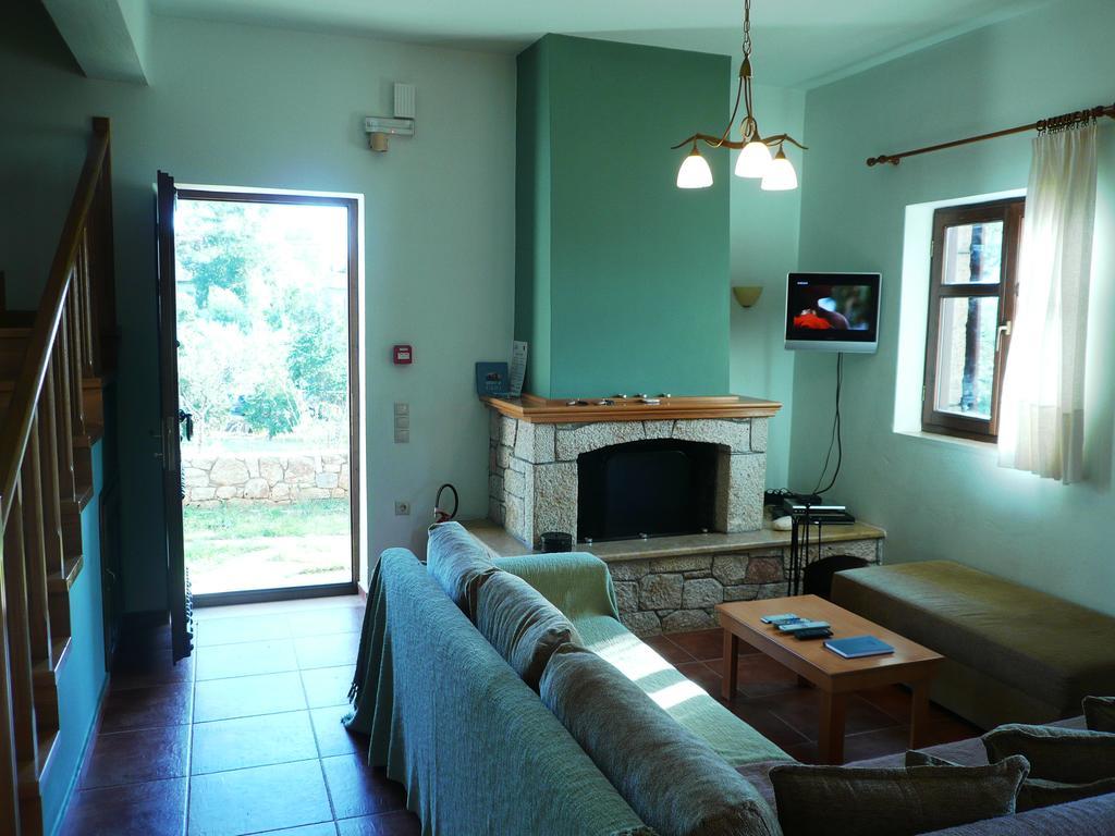 Maison Viros Kardhamili Ruang foto