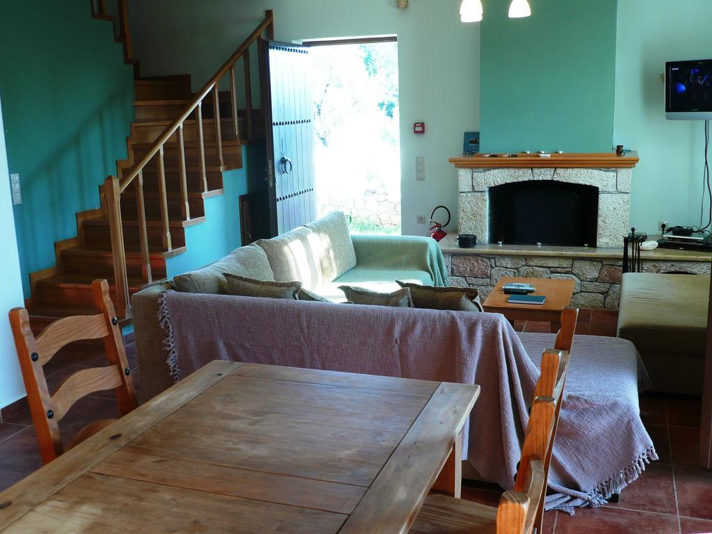 Maison Viros Kardhamili Ruang foto