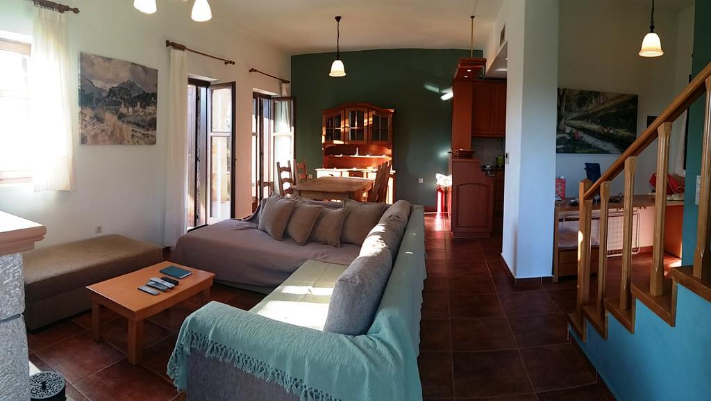 Maison Viros Kardhamili Ruang foto